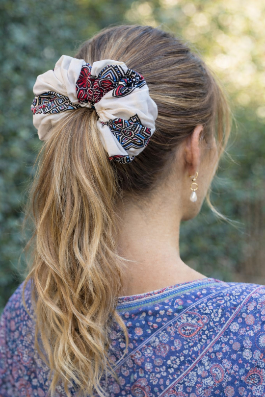 White Moon Shell Hair Scrunchie Ties